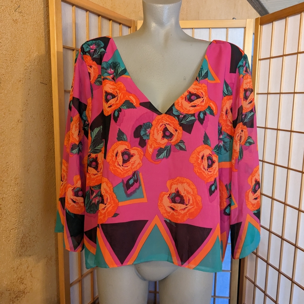 Bisou Bisou, NEW, hot pink crop top, large.